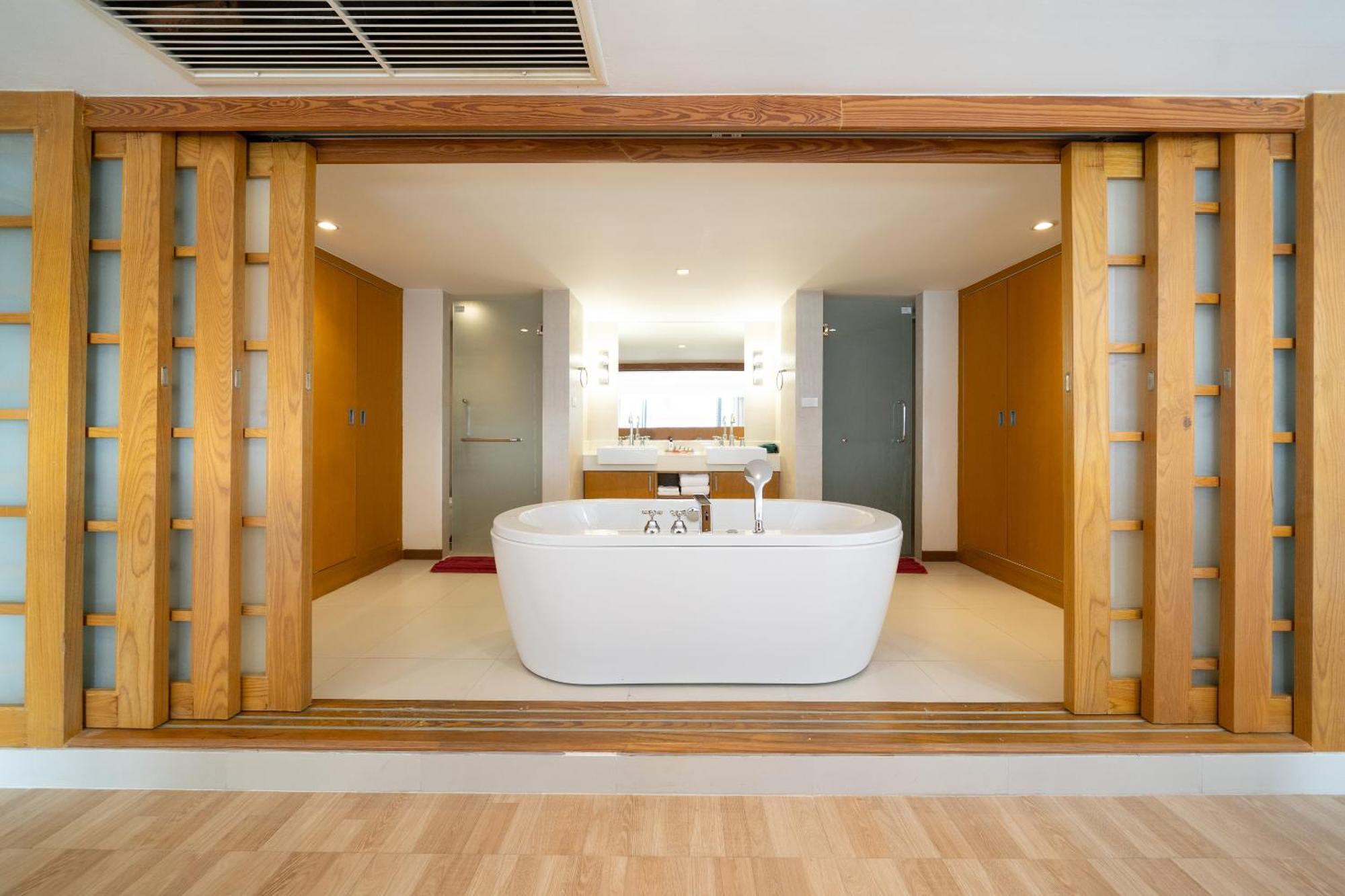 Indochine Resort&Villas - SHA Extra Plus Patong Exterior foto Bathroom
