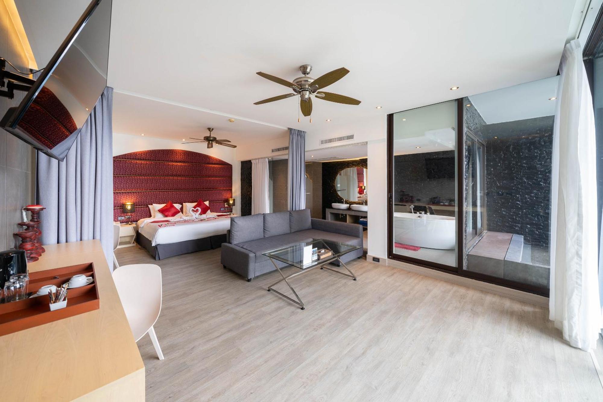 Indochine Resort&Villas - SHA Extra Plus Patong Exterior foto Suite